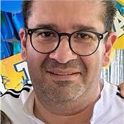 Maestro de Historia General, Politica , Guerra, Biografías de personajes, hiatoria del arte. El objetivo es entender y comprender